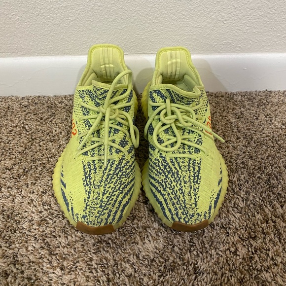 Yeezy Boost 350 - Picture 1 of 5